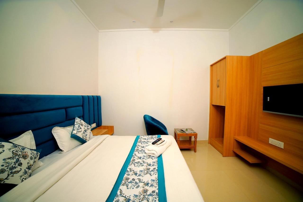 Hotel Diamond View Αμριτσάρ Εξωτερικό φωτογραφία
