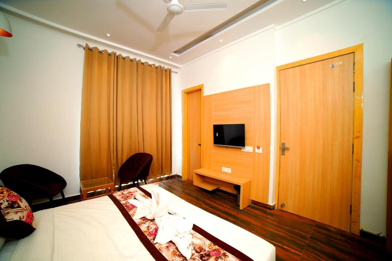 Hotel Diamond View Αμριτσάρ Εξωτερικό φωτογραφία