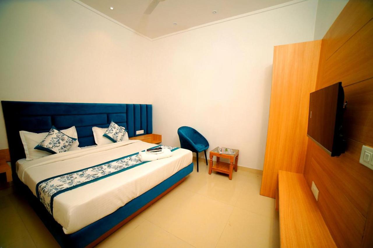 Hotel Diamond View Αμριτσάρ Εξωτερικό φωτογραφία