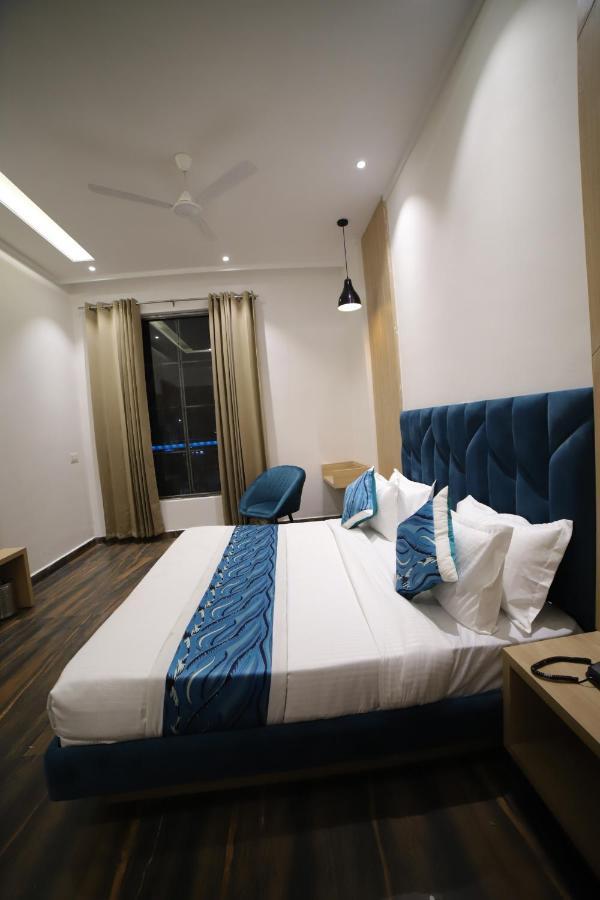 Hotel Diamond View Αμριτσάρ Εξωτερικό φωτογραφία