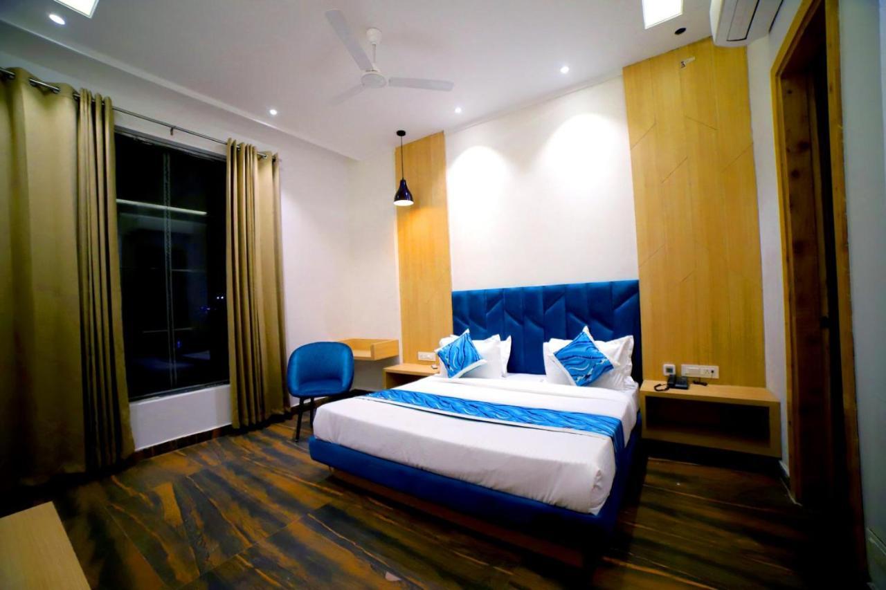 Hotel Diamond View Αμριτσάρ Εξωτερικό φωτογραφία